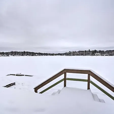 Spacious Cottage On Crooked Lake With Deck And Dock!